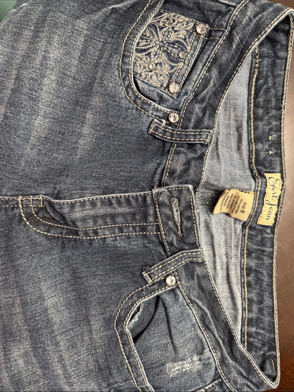 Earl Jeans Women's Faded Blue High-Rise Jeans with Embroidered Pocket